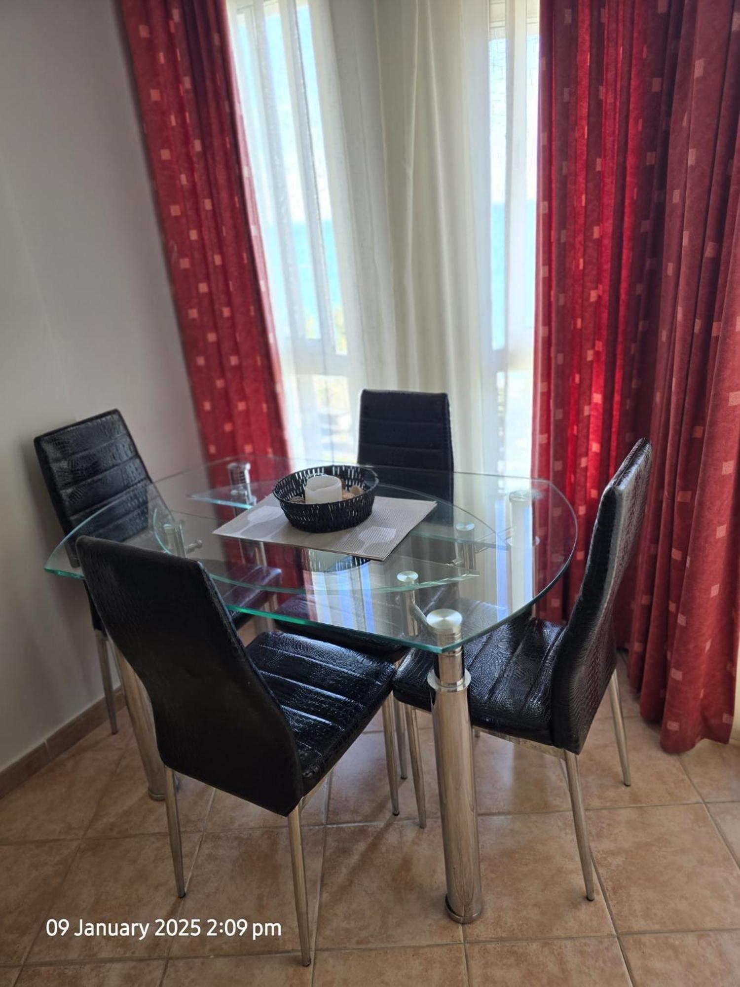 Benal Beach Apartments Малага Экстерьер фото