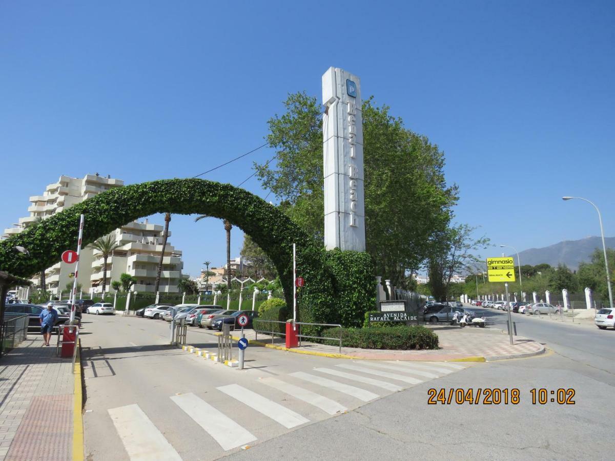 Benal Beach Apartments Малага Экстерьер фото