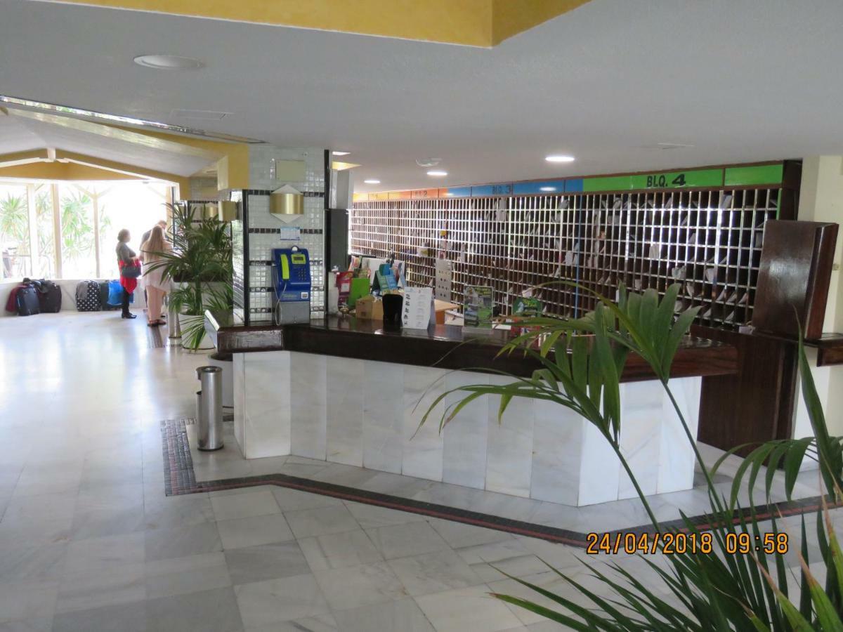 Benal Beach Apartments Малага Экстерьер фото