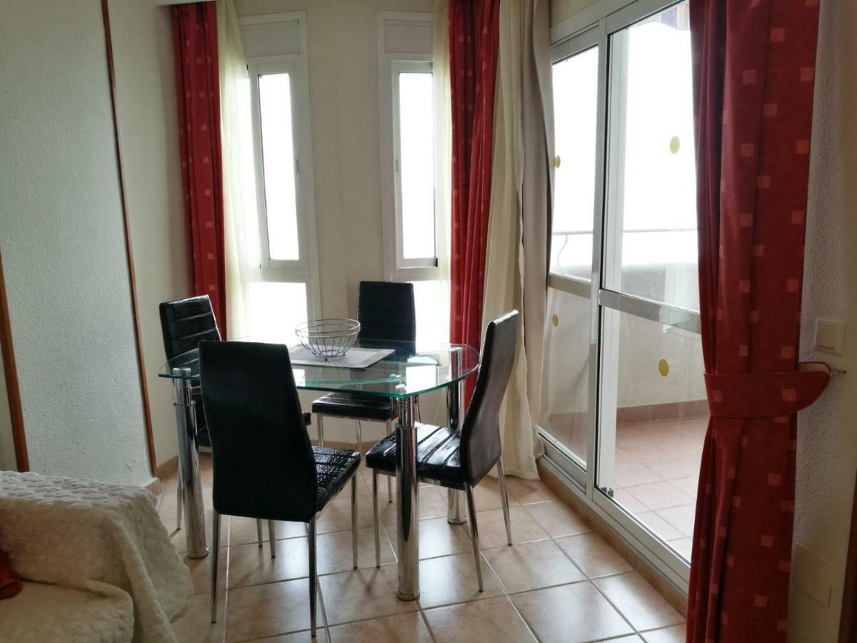 Benal Beach Apartments Малага Экстерьер фото