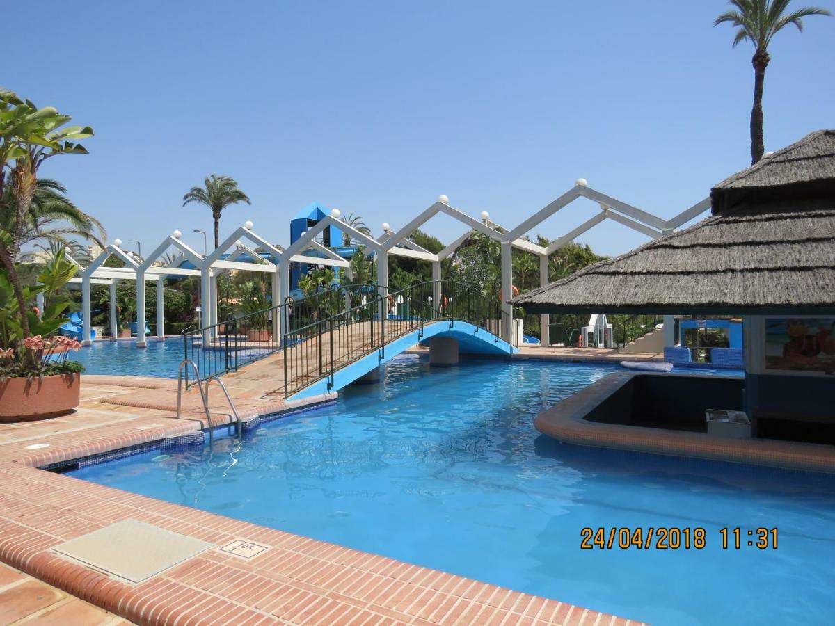 Benal Beach Apartments Малага Экстерьер фото