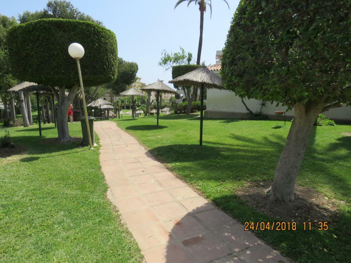 Benal Beach Apartments Малага Экстерьер фото